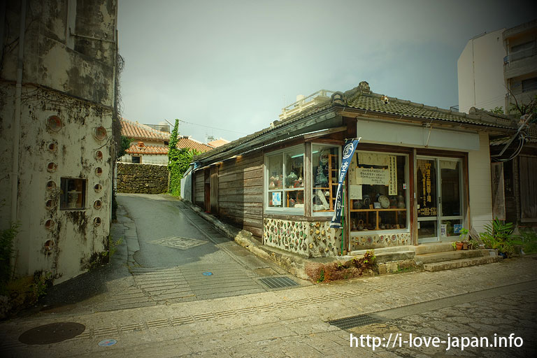 Tsuboya Yachimun Street(Naha,Okinawa)