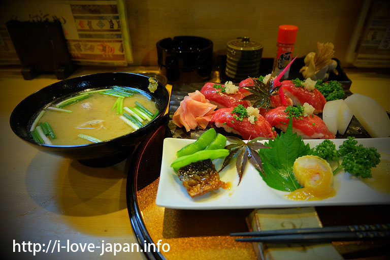Kumamoto specialty! Horse sashimi sushi! !