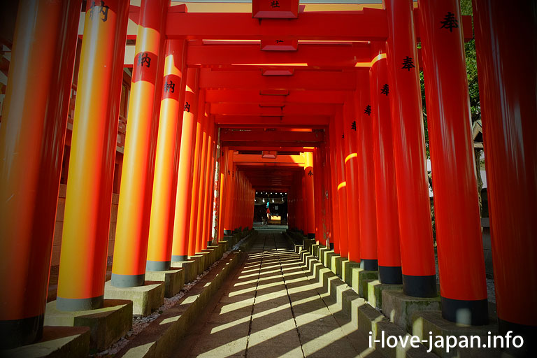 Anamori-Inari-Shrine(near Haneda Air port)Ota-ku,Tokyo