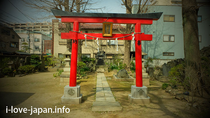 Fuji-duka of Sunamachi (Koto-ku, Tokyo) Attention to Torii of "Sunamura Sengen Shrine"!